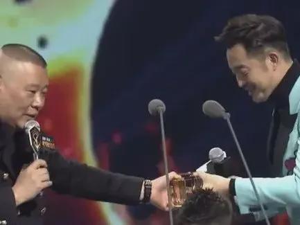 郭德纲调侃沙溢视频